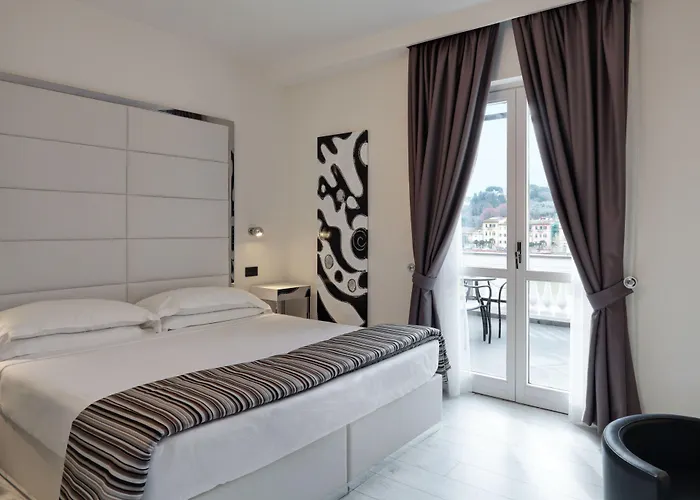 Lhp River & Hotel 5*