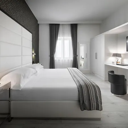 Hotel Lhp River & 5*